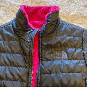 Girls Youth North Face Black and Pink  Reversible Jacket Coat size Large.